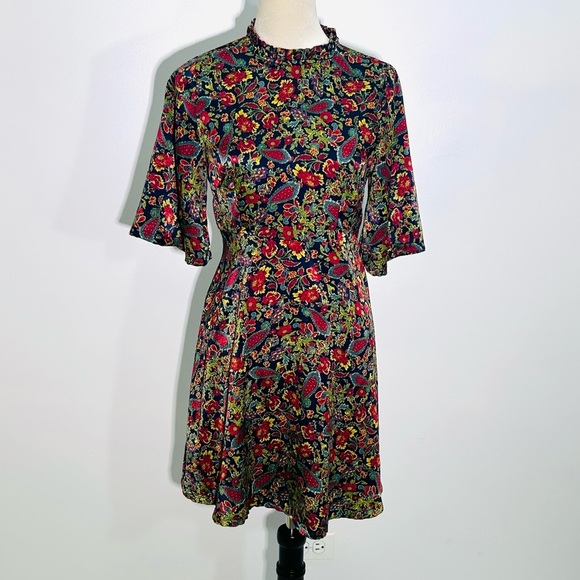 MELLODAY Dresses & Skirts - Melloday floral print dress with high neck and 3/4 sleeves